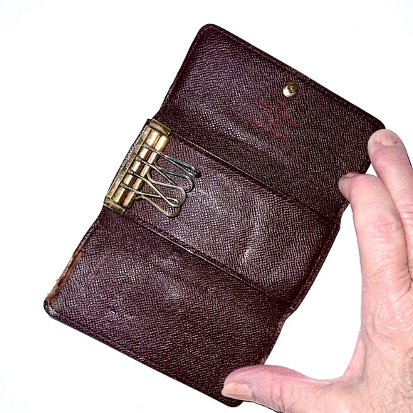 LOUIS VUITTON Damier Brown Checkered 4-Hook Key Holder Made in Paris, France - Picture 3 of 11